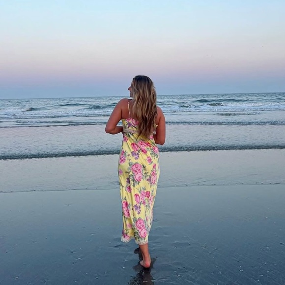 Wayf Floral Yellow midi  Dress NEW - Picture 2 of 16